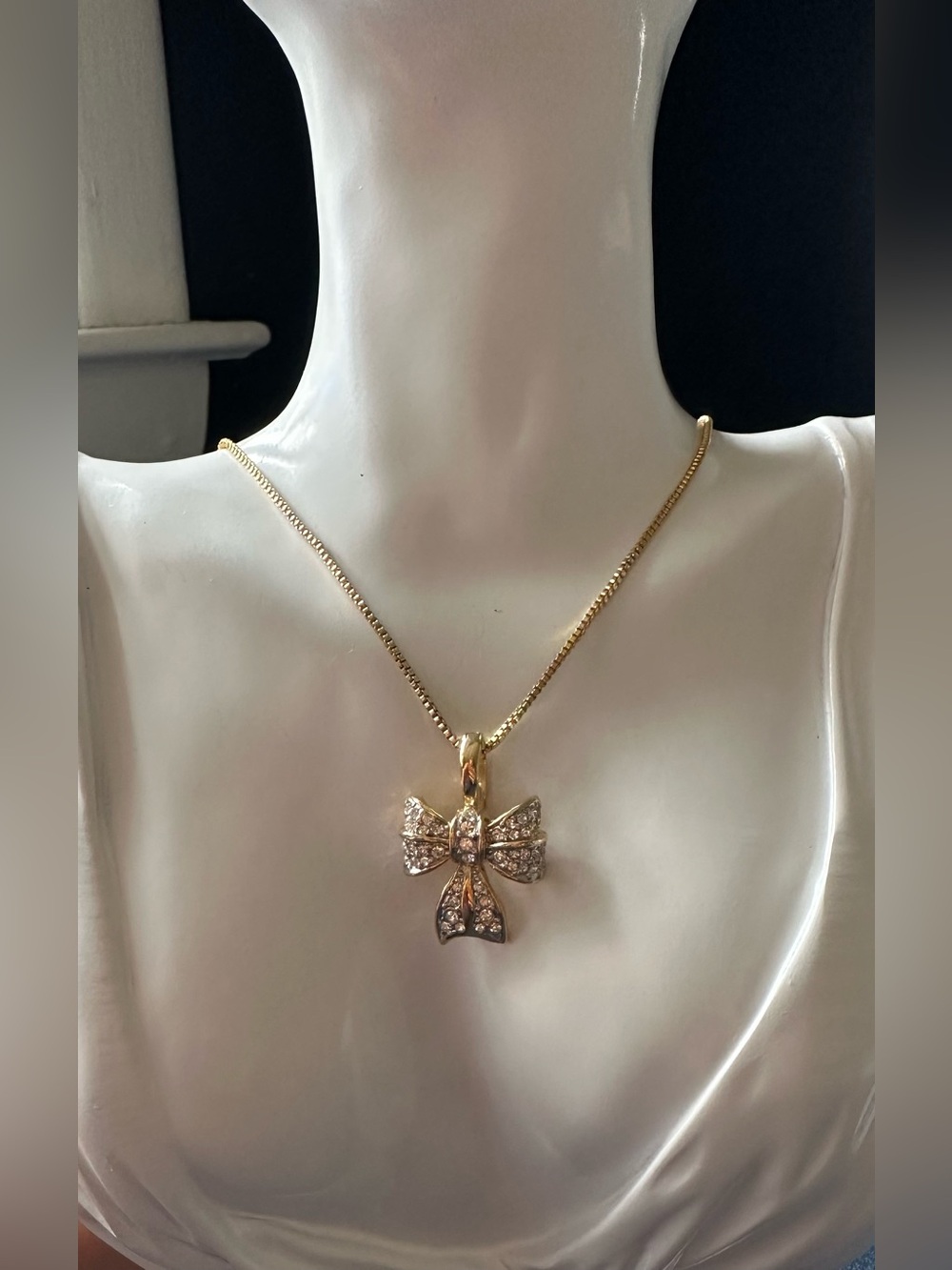 ROMAN Vintage Gold Bow Charm Pendant With Rhinestone Gold Tone Box Chain Necklac